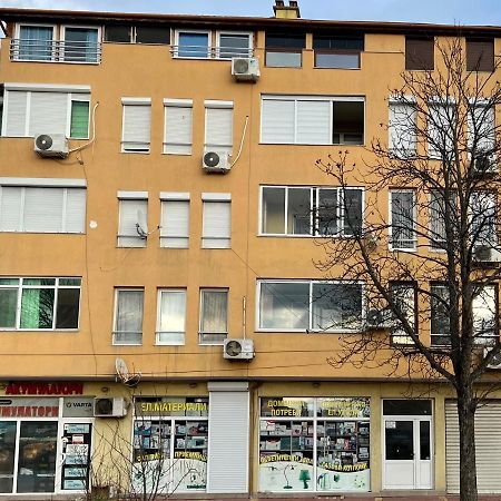 Town Place Apartment Kŭrdzhali Esterno foto